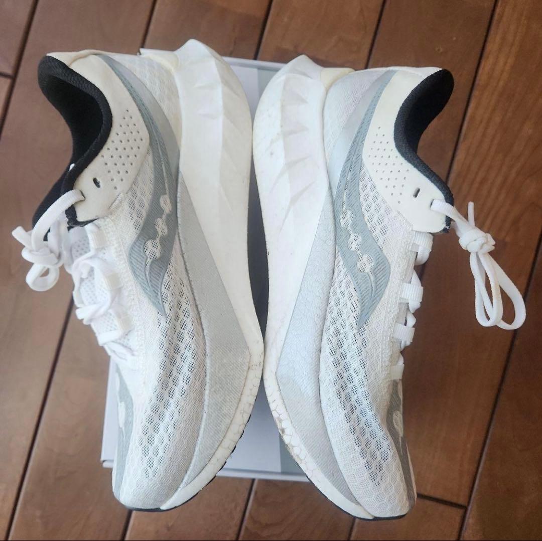 【最終値下げ】エンドルフィンプロ4 Saucony サッカニー 　26.5