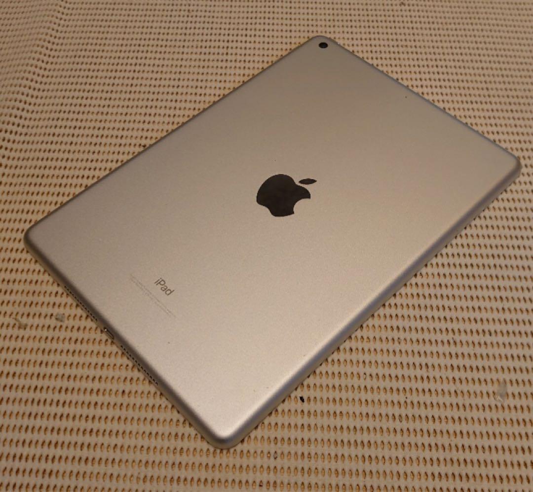 完動品iPad第5世代(A1822)本体32GBシルバー送料込VVRV7