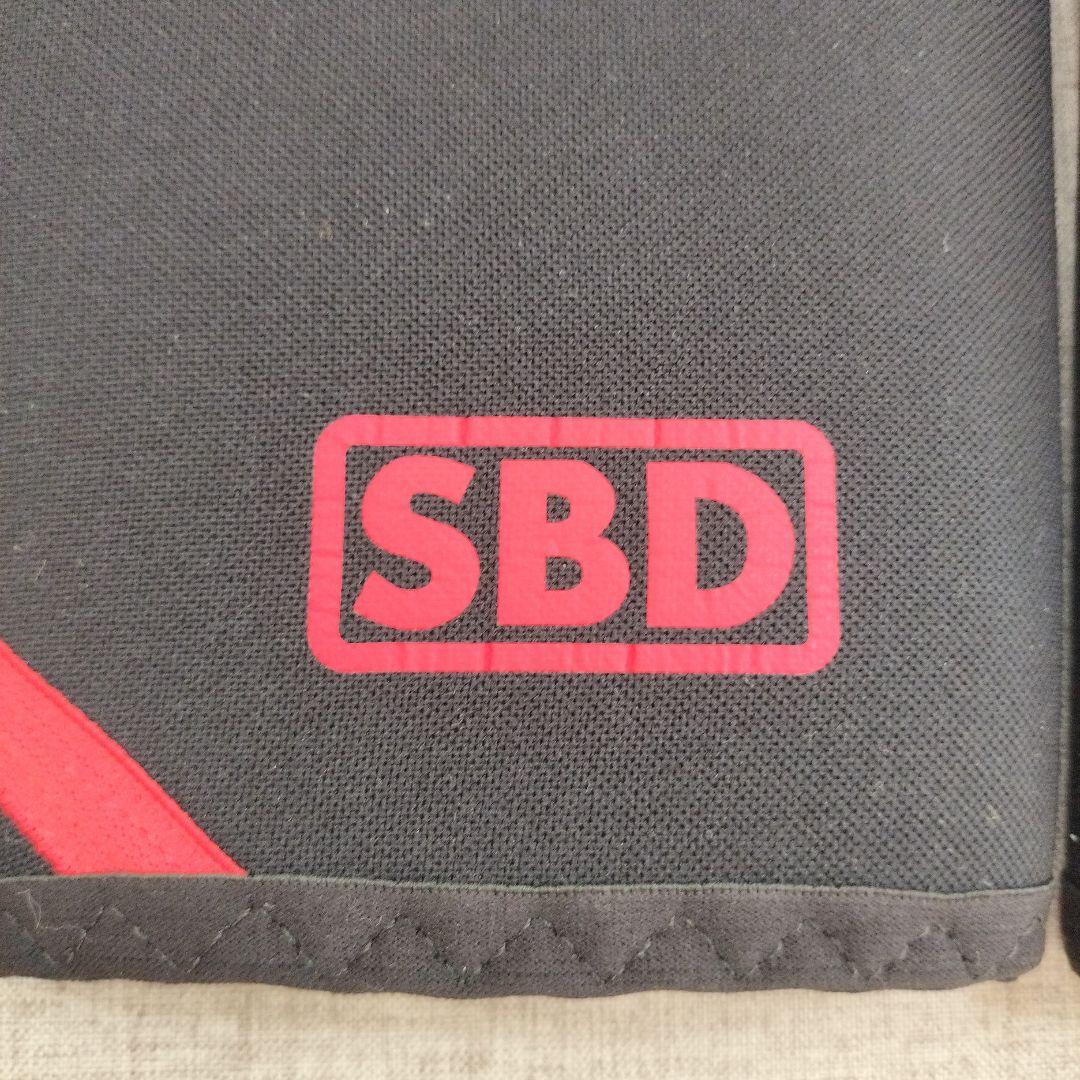 SBD ニースリーブ Mサイズ 左右足用 黒赤
