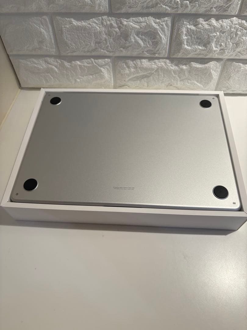 【極美品】　MacBook Air M2