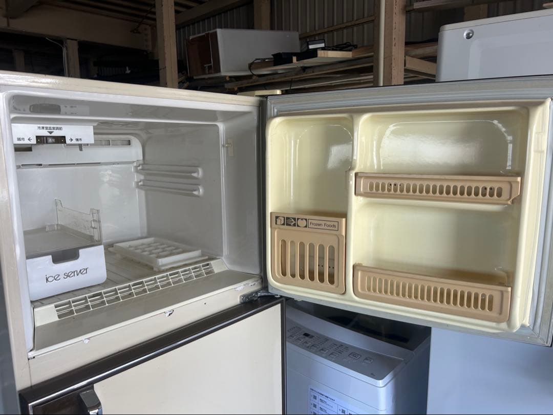 早*す様 美品レトロなクリーム色 冷蔵庫