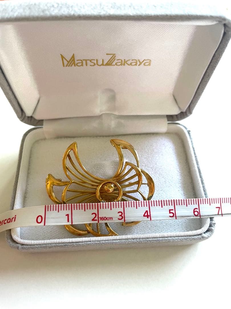 松坂屋　K18 ダイヤ ゴールド ブローチ　花