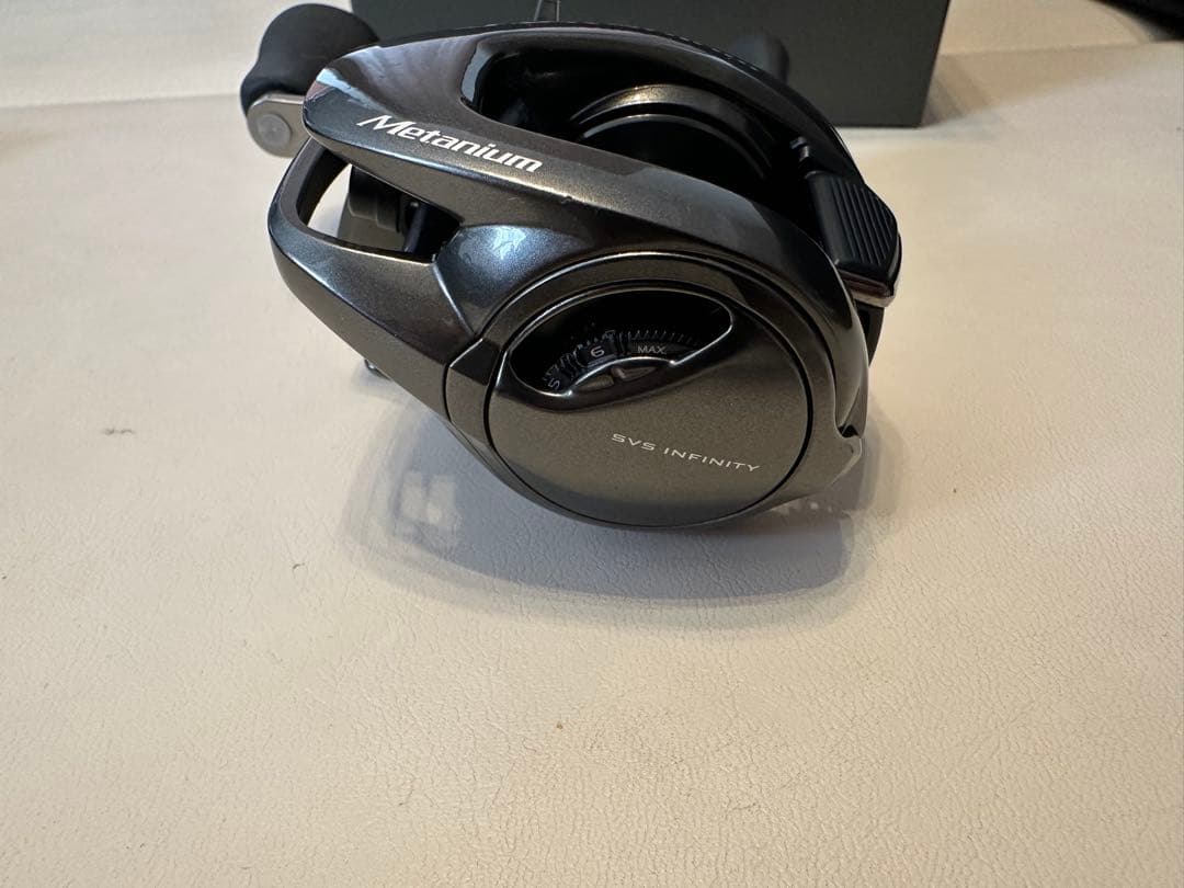 20メタニウム HG RIGHT シマノ　ベイトリール