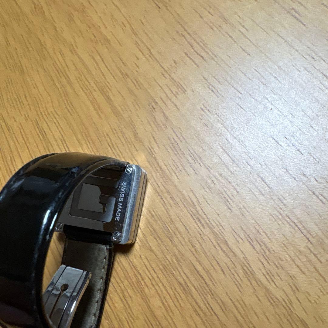 GUCCI バングルウォッチ Mサイズ（電池切れ・動作未確認／ジャンク扱い）