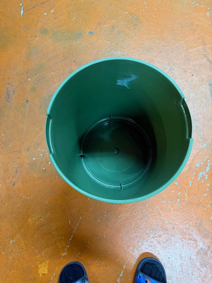 スナップオン　snap-on プッシュ式オリーブグリーンごみ箱