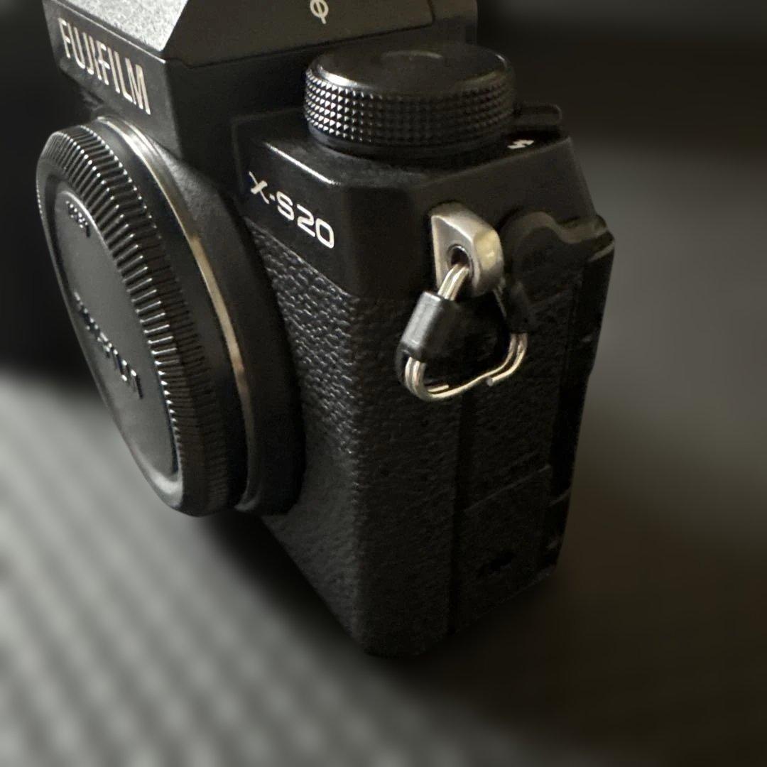 FUJIFILM X-S20 ボディ単体 ( 付属品すべて揃っています )