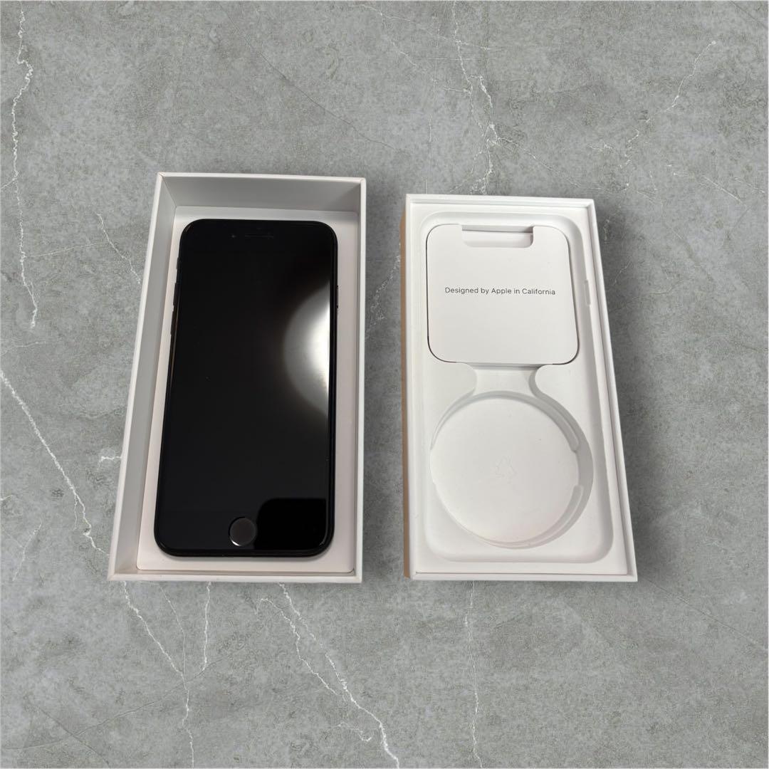 Apple iPhone SE（第2世代）128GB ブラック