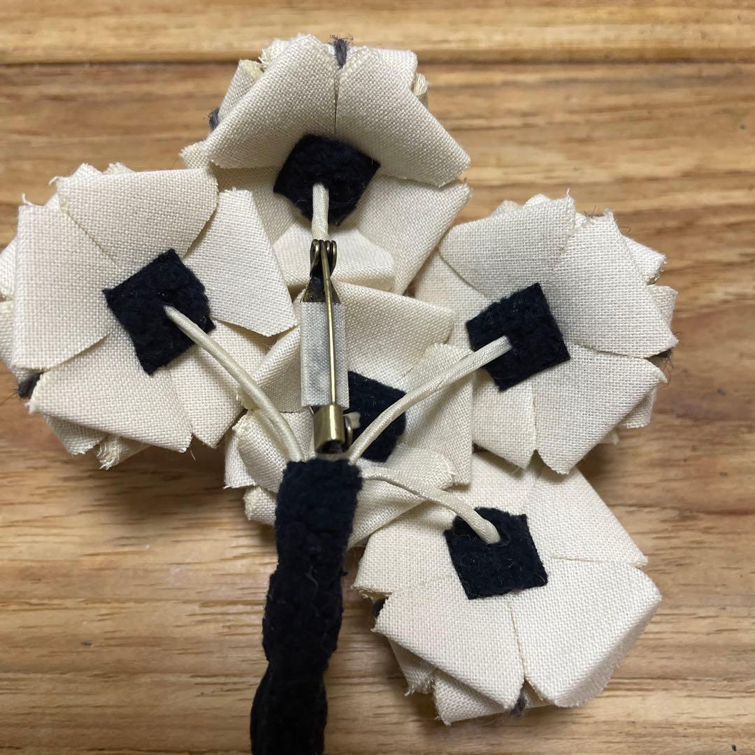 ミナペルホネン正規品　cloud berry ecru ブローチ