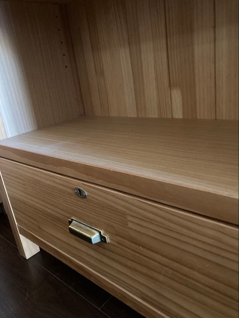 モモナチュラル、定番ブックシェルフ　（送料込み❣️）