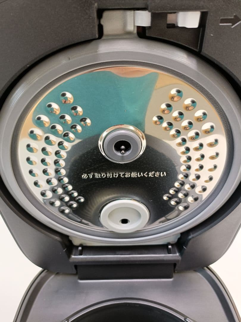 東芝 TOSHIBA IH炊飯ジャー 5.5合炊き RC-10BHW 24年製