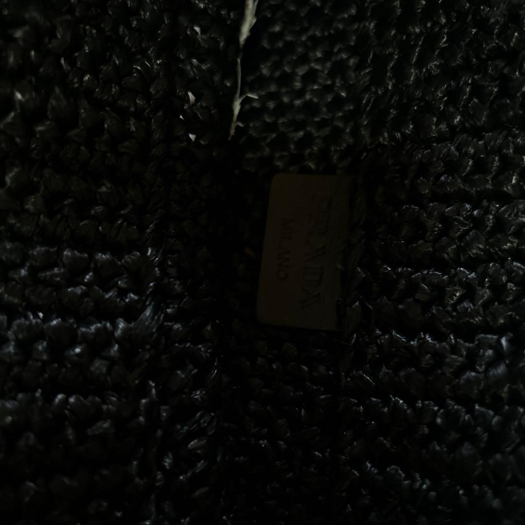 プラダ　クロシェ　スモールバッグ　持ち手に擦れや使用感あり