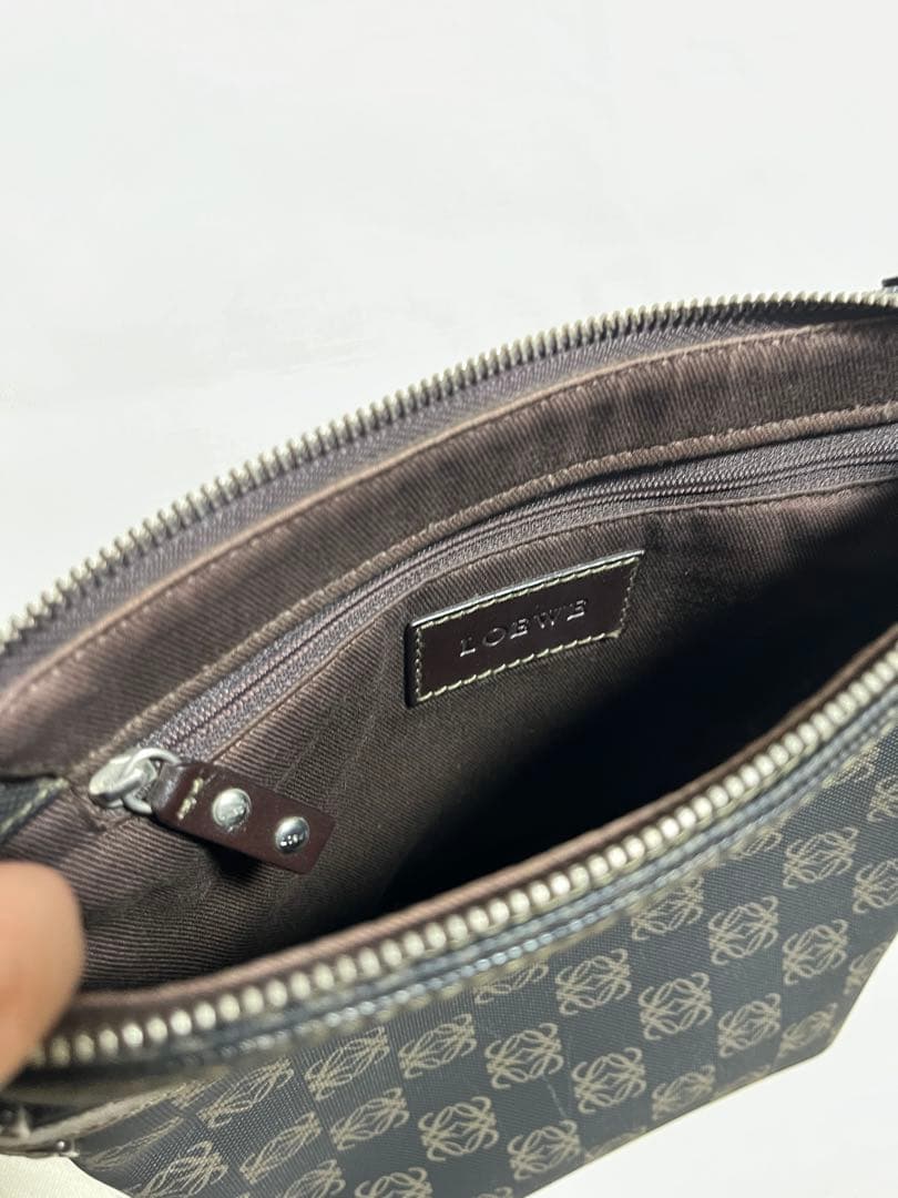 美品 ロエベ ポケッツ アナグラム 斜め掛けショルダーバッグ レザー・PVC