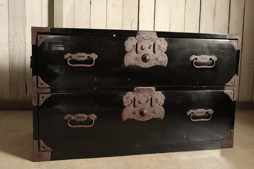 綺麗な時代庄内箪笥　抽斗2段