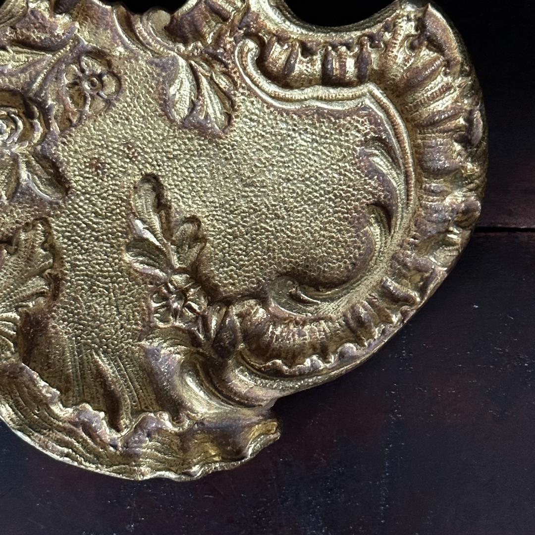 ★フランス　薔薇の模様　真鍮プレート　ロカイユ装飾　アンティーク