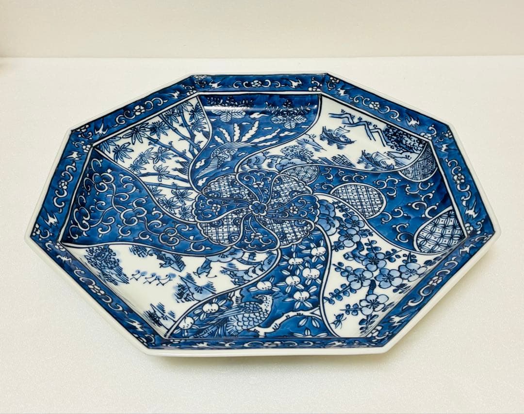 平戸三川内焼 平戸松山窯 祥瑞手 染付捻り吉祥文様 八角大皿31cm