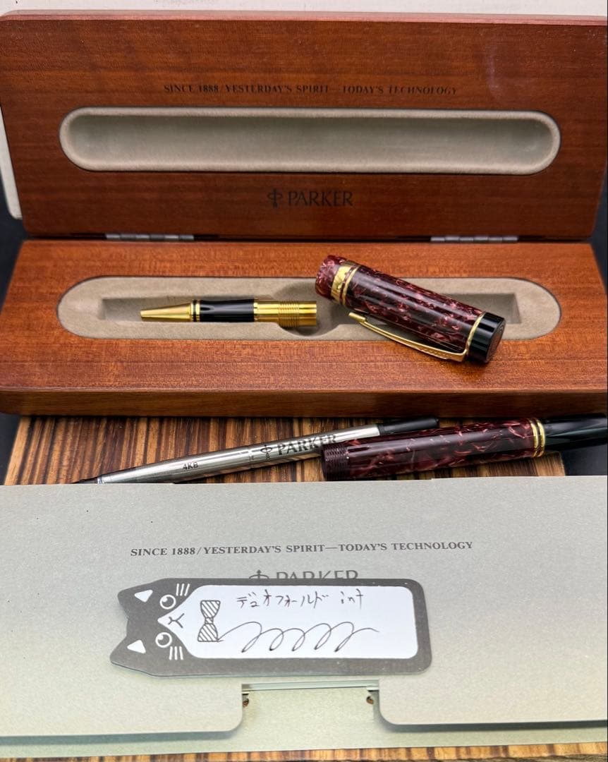 PARKER ローラーボール DUOFOLD インターナショナル レッドマーブル