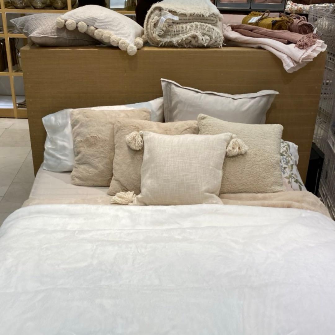 ザラホーム　ZARA  フェイクファーエコファーブランケット　白