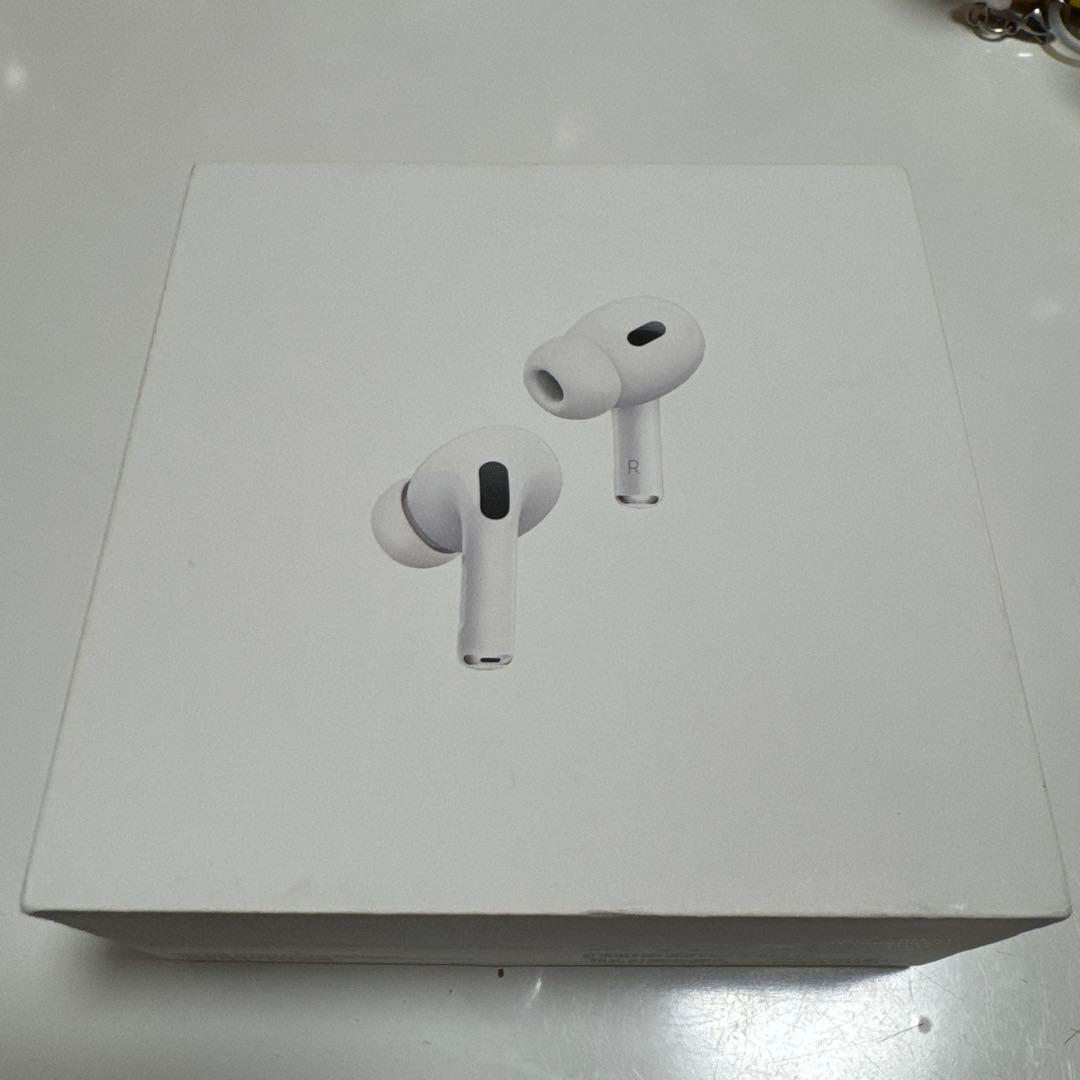 Matsu 　　　AirPods本体 ホワイト 充電ケース付き