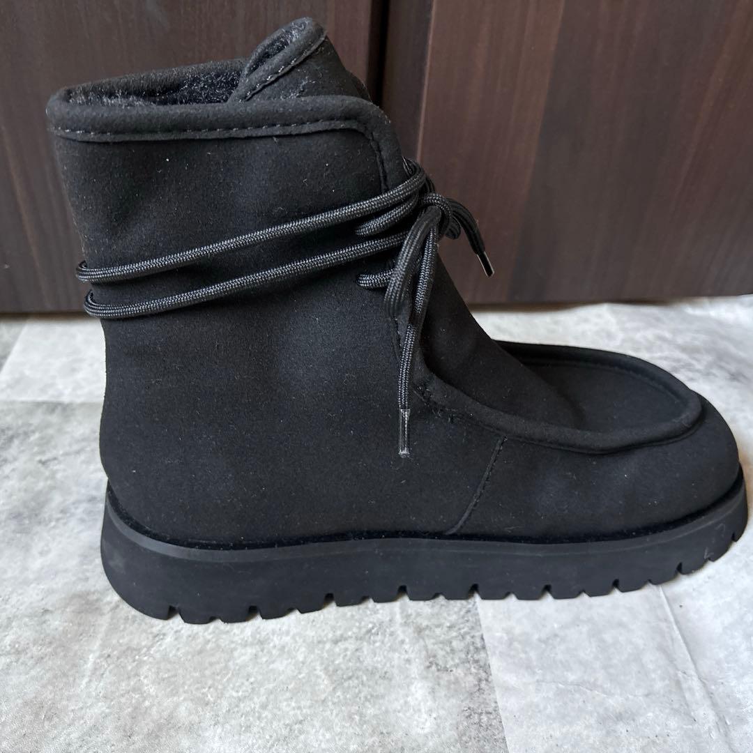 チャールズ&キース　ファーブーツ スノーブーツ ショート　ブラック 23cm