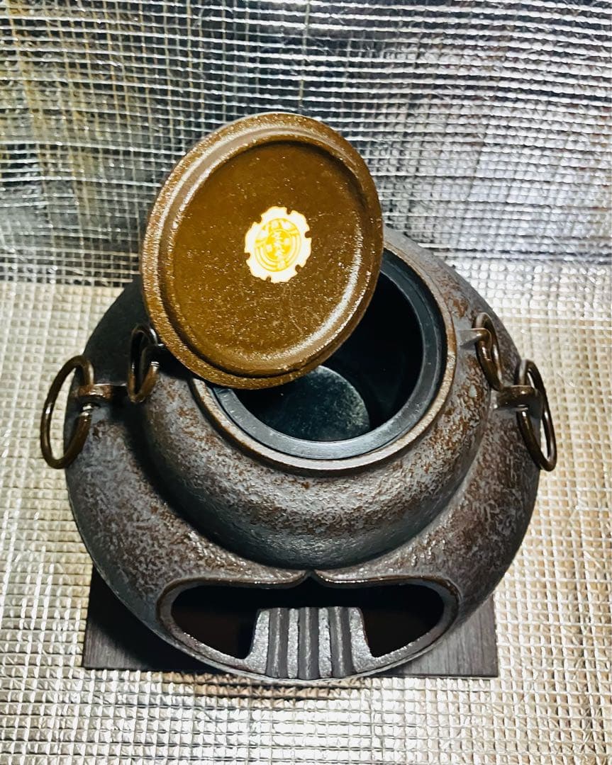 鉄製 二重構造 茶釜 専用台付き　文秀堂　南部鉄器　茶釜風灰皿　台座付き