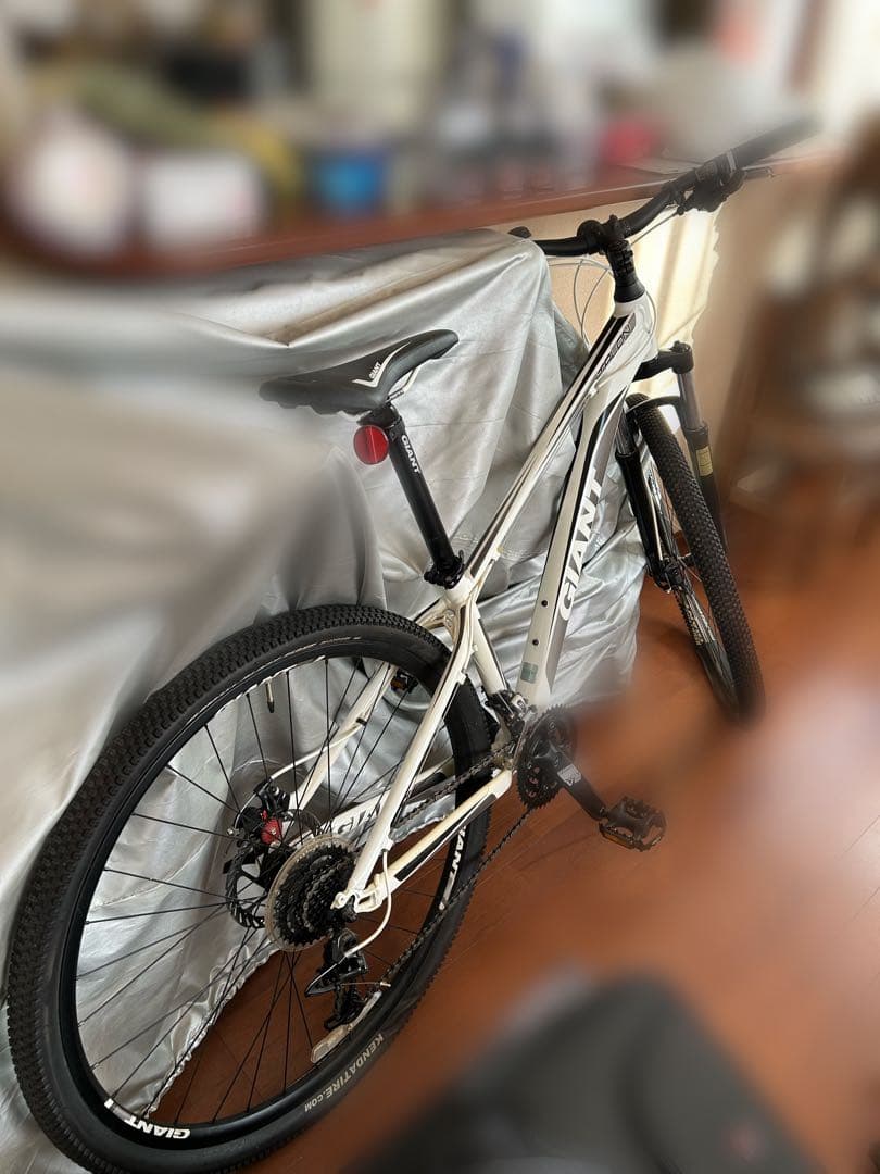 引取限定　Giant マウンテンバイク 29インチ ホワイト