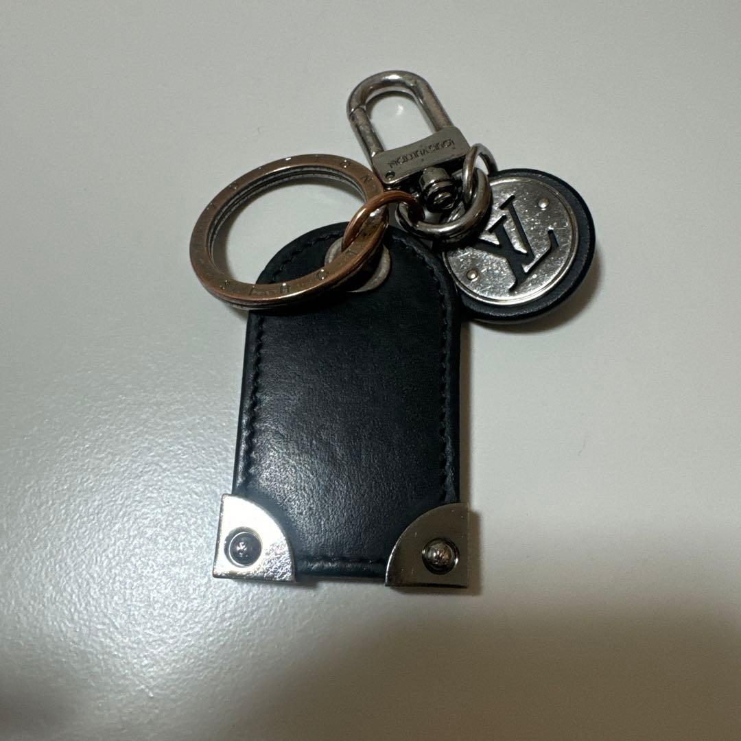 LOUIS VUITTON キーリング　黒　レザー
