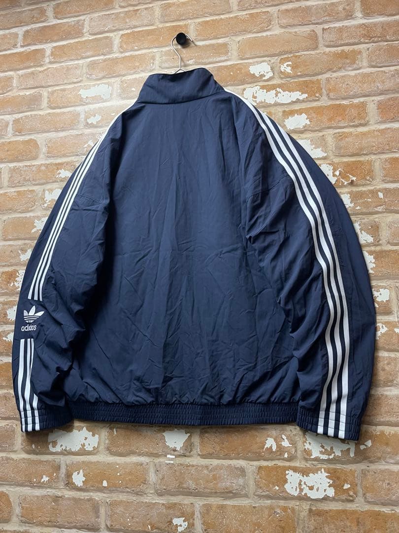 adidas Originals ナイロンジャケット　トラックジャケット　刺繍