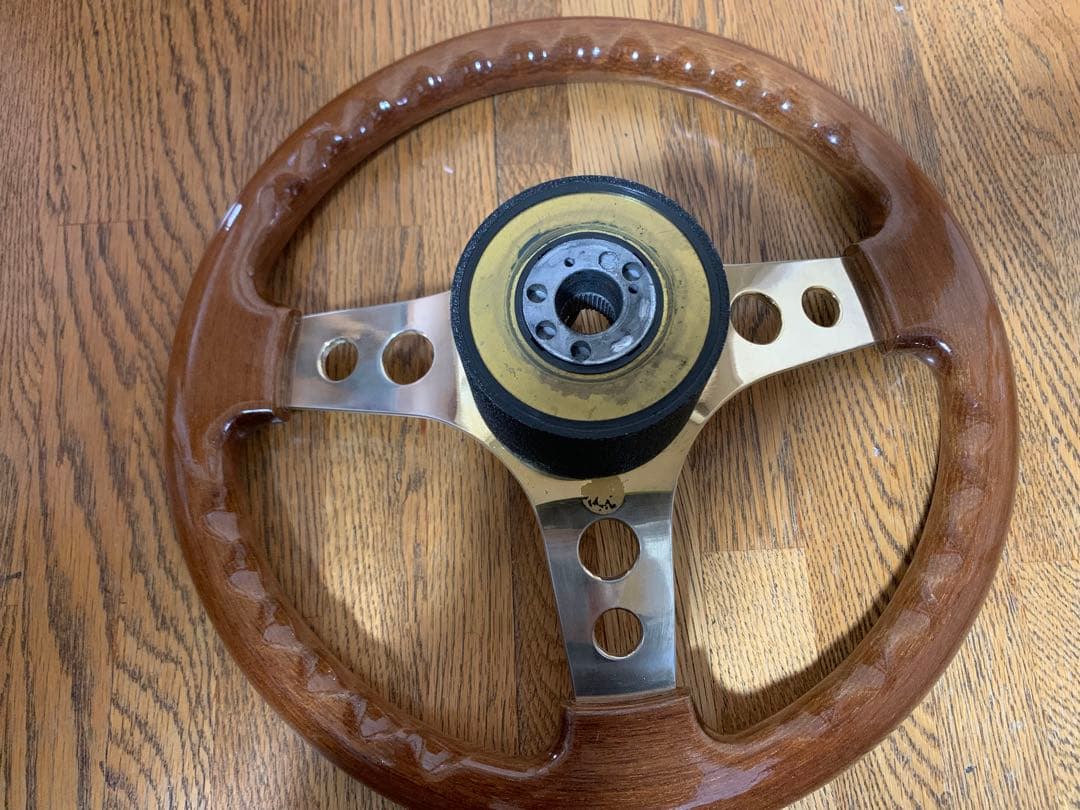 希少　超美品　OBA ウッドステアリング32.5cm ボス&ビス付き