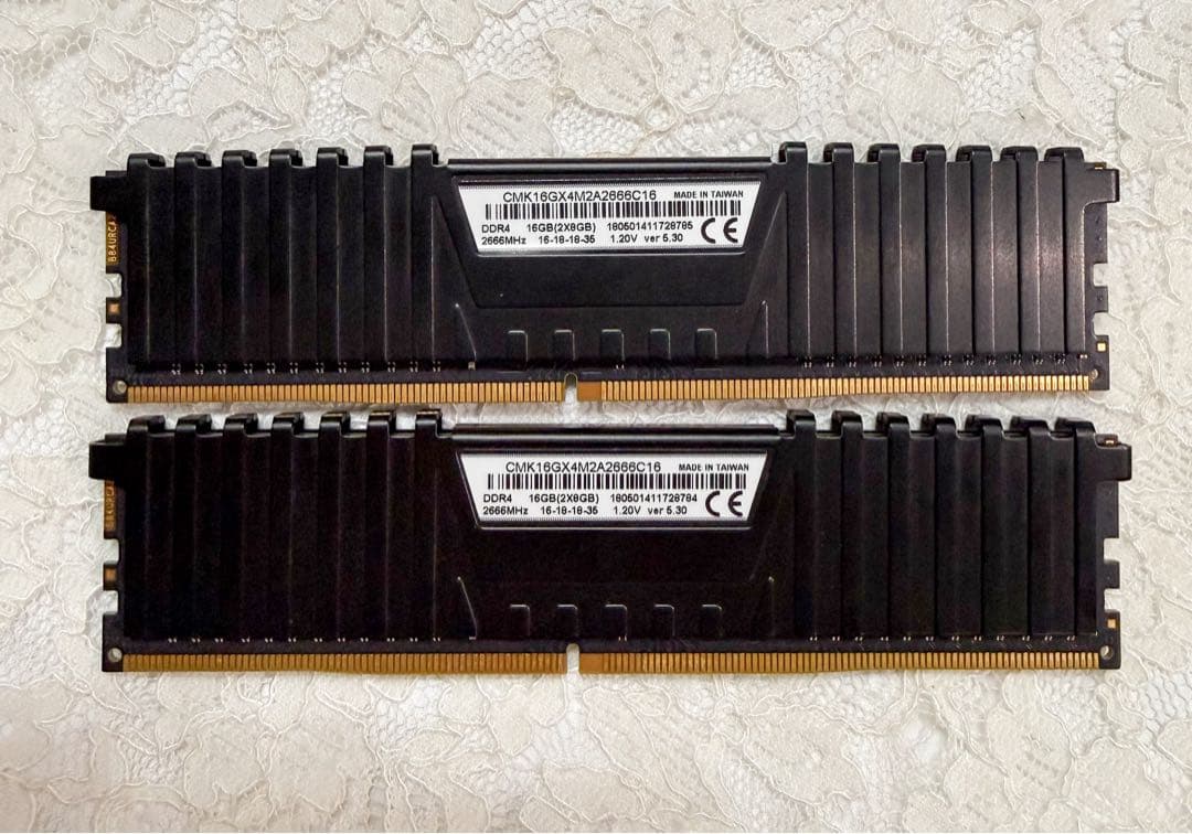 Corsair Vengeance LPX DDR4 8GB×2枚