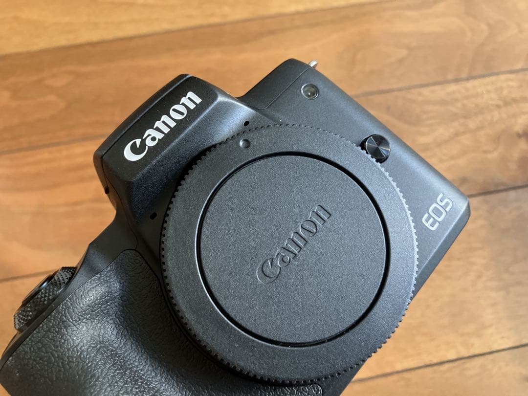 Canon キャノンEOS Kiss M2 ダブルズームキット ブラック