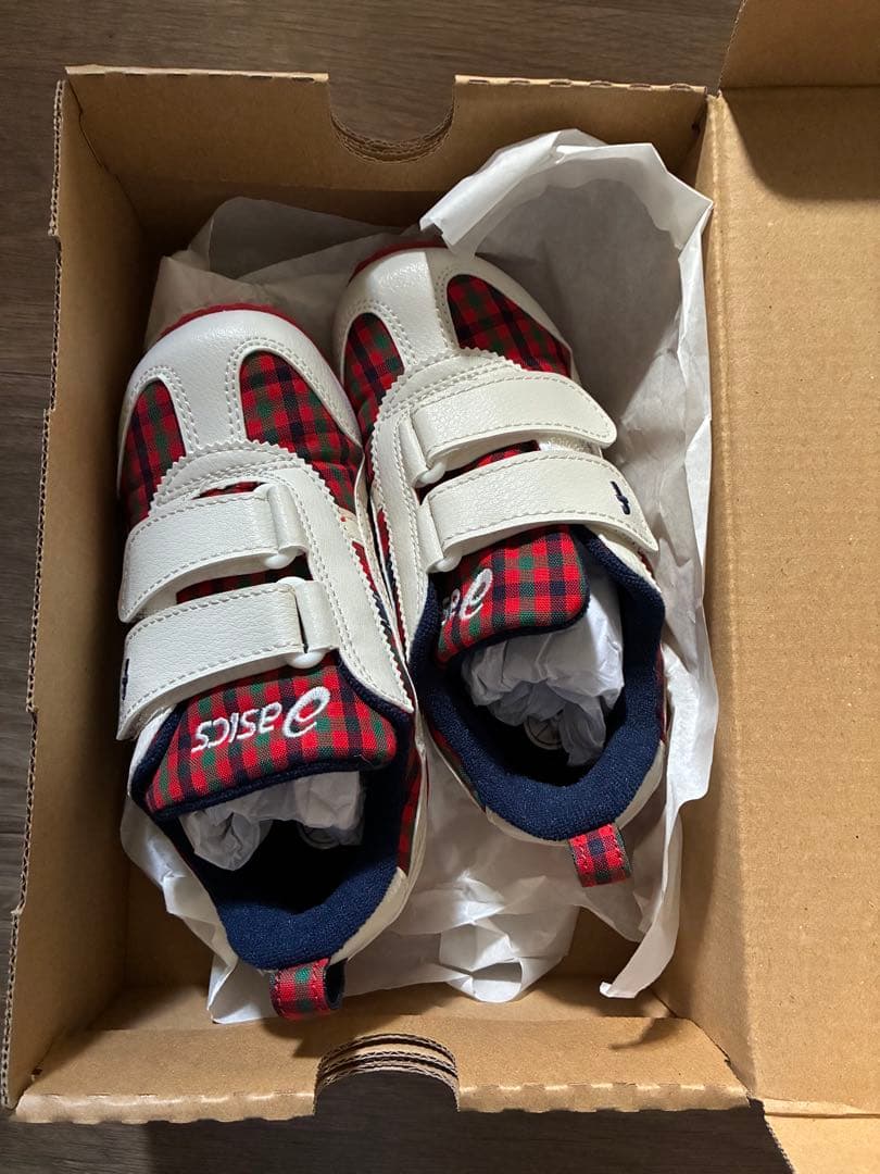 ファミリア　16.5 スニーカー　アシックス