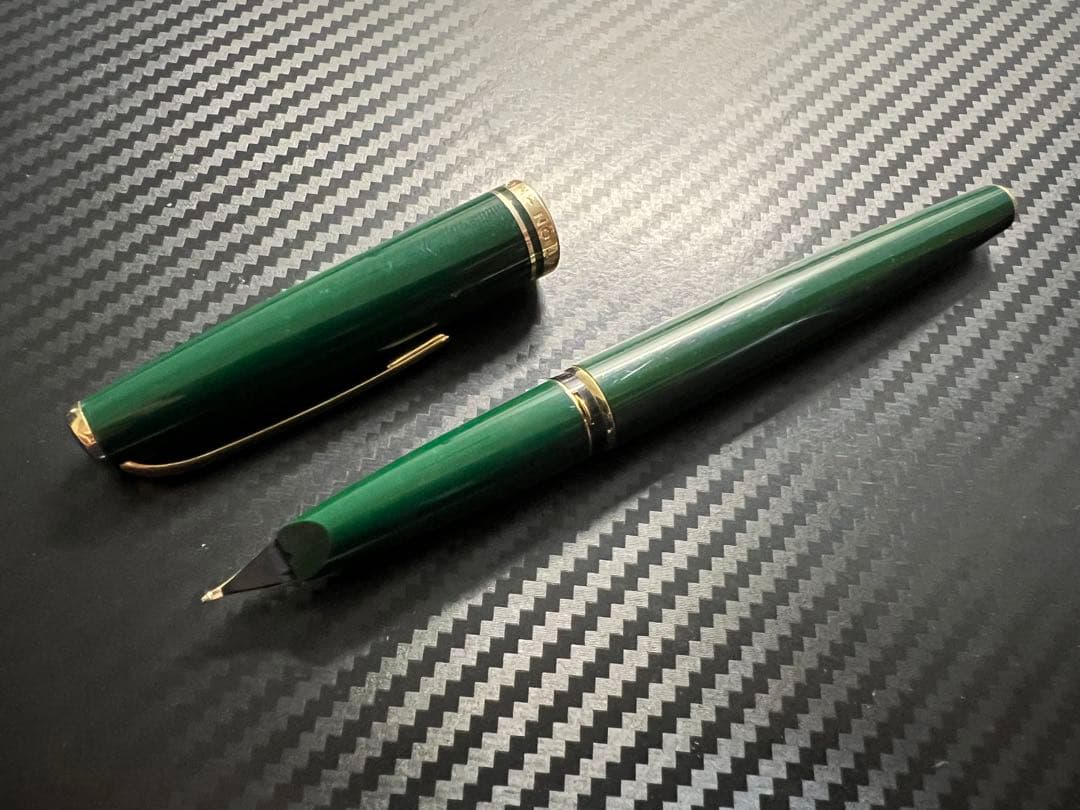 モンブラン ジェネレーション 万年筆 オリーブグリーン M 中字