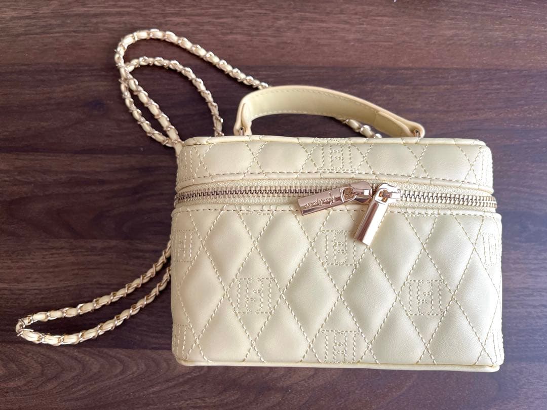 バッグ Herlipto Monogram Quilted Vanity Bag