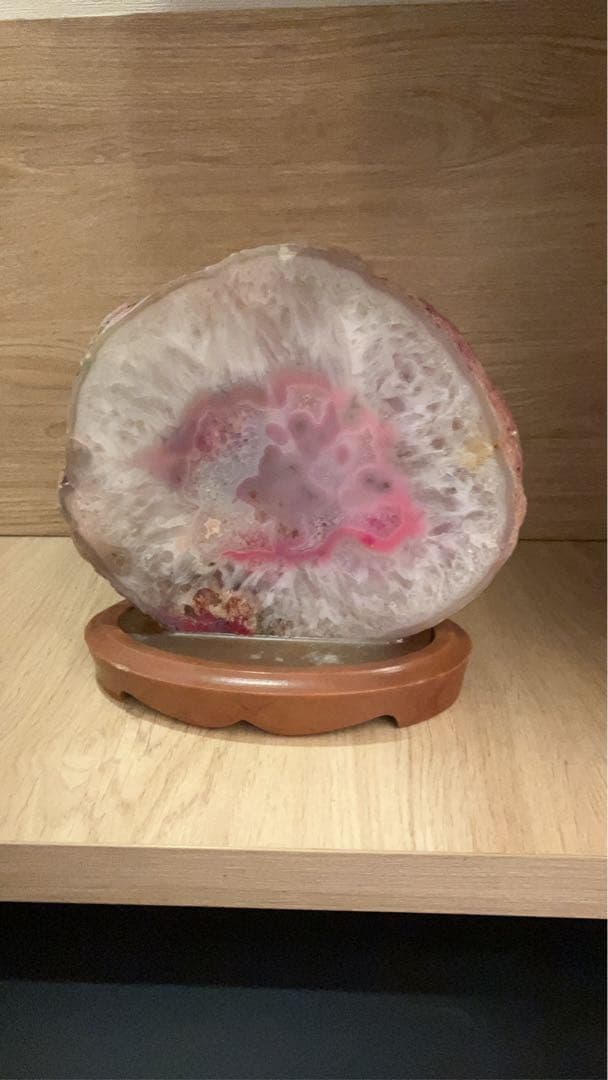 ピンク瑪瑙台座付き