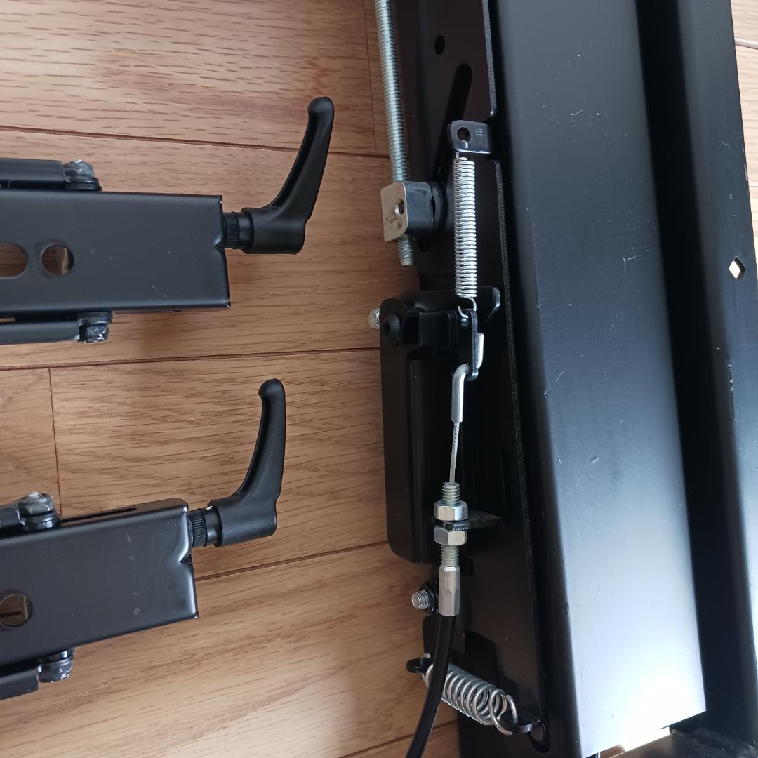 CHIEF ディスプレイマウント LVS1U 壁付タイプ　引出し機能付　横設置②