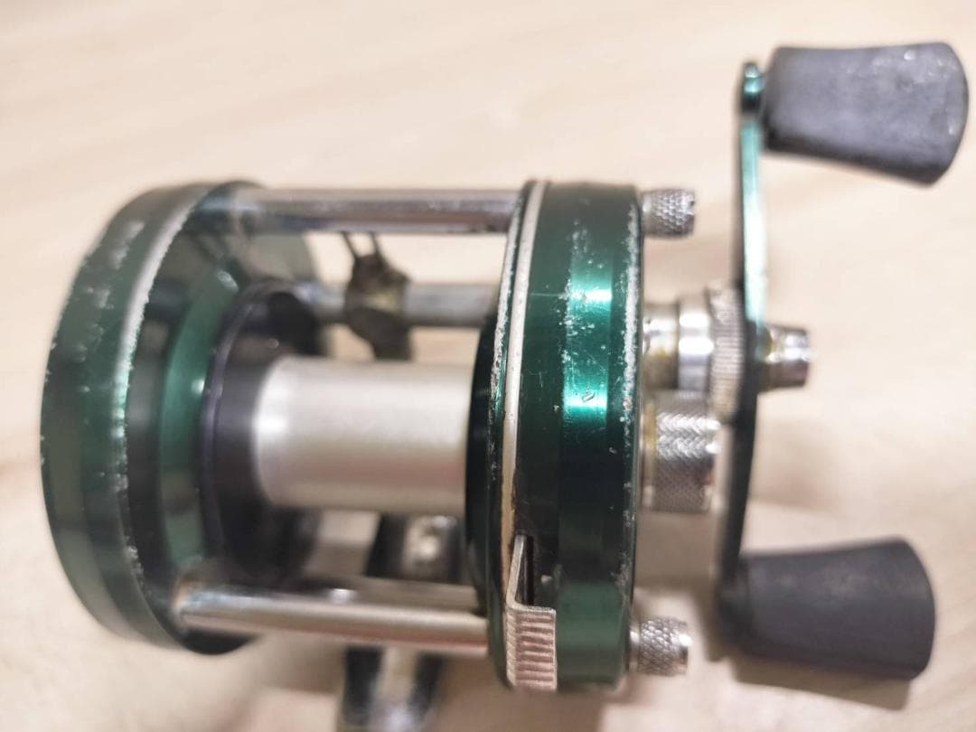 ★アブガルシア　アンバサダー5000D　ビンテージ　リール グリーン