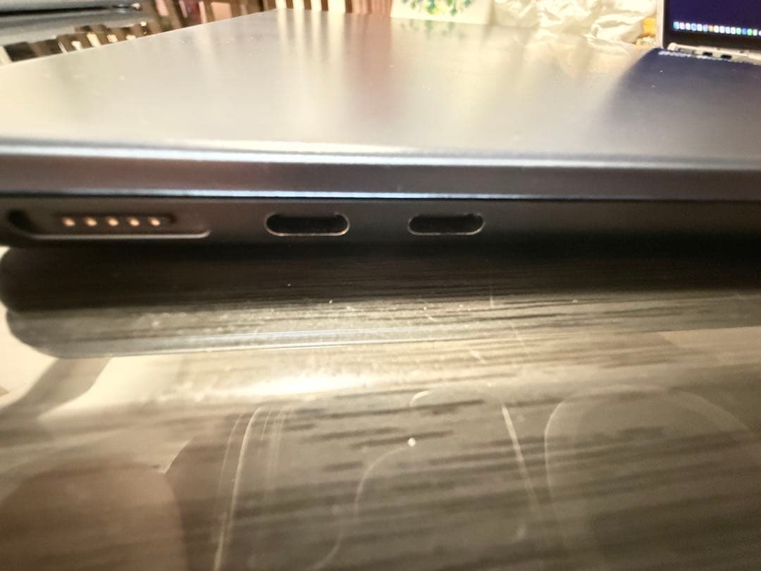 M2チップ MacBook Air 8GBメモリ 256GBストレージ