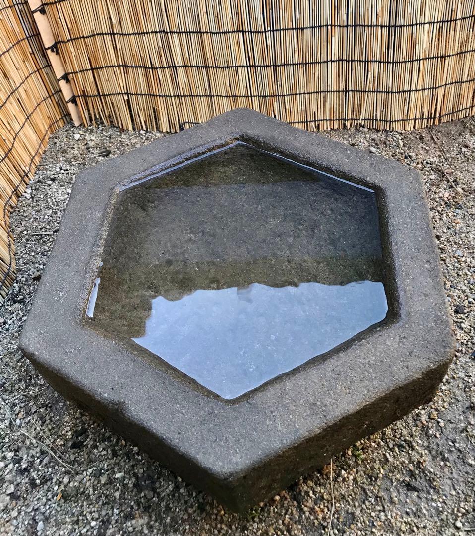 【六角水鉢・蹲・茶庭】庭石・オブジェ・置物・ガーデニング・バードバス