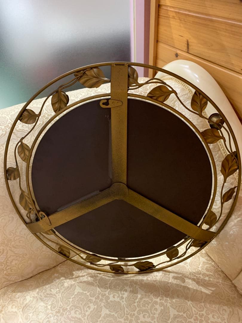 バラ装飾の円形壁掛け鏡　アンティーク　バラ　薔薇　姫系