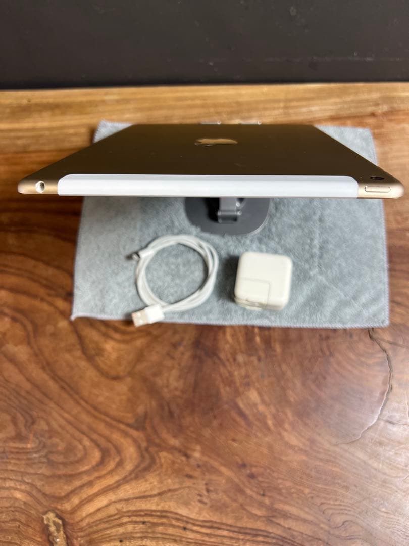 [美品]Apple iPad Air2/32GB/電池健康97.5%/HW240