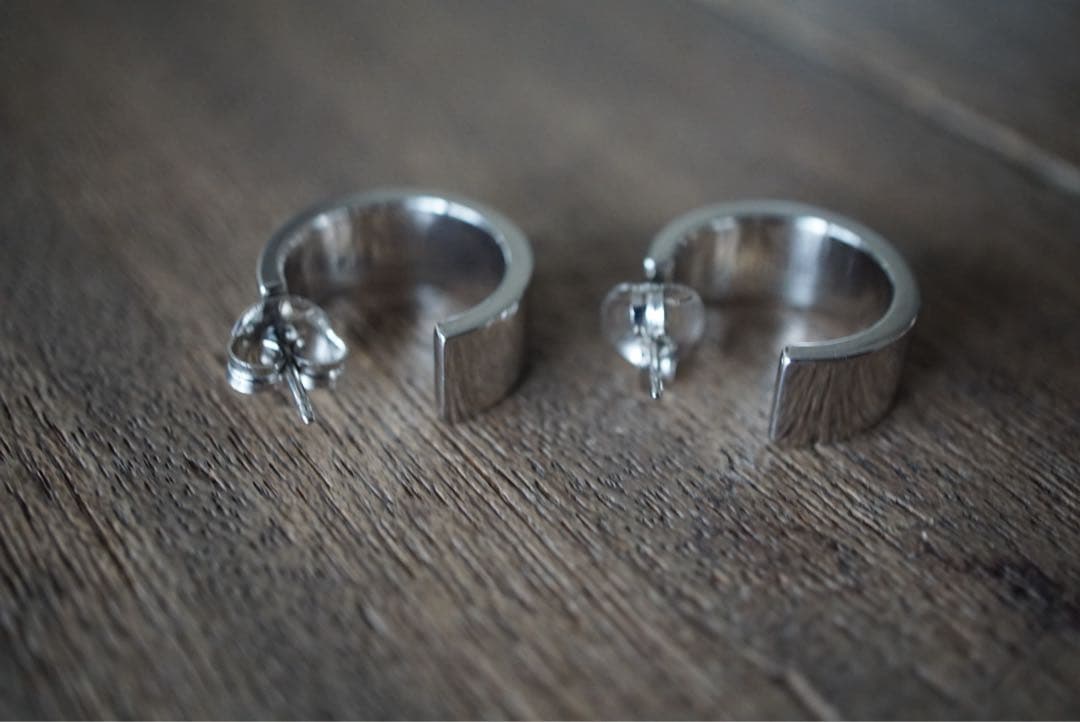 メゾンマルジェラ MM6 カレンダー シルバー フープピアス MARGIELA