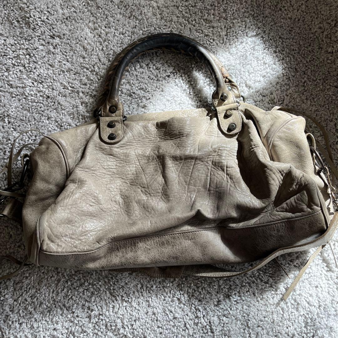 バレンシアガベージュ レザー ハンドバッグ