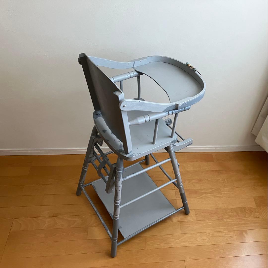 シャビーなベビーチェア