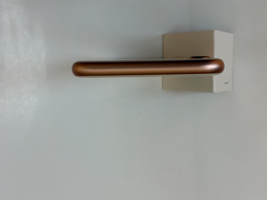 スマートフォン本体 iPhone8 Gold 64GB