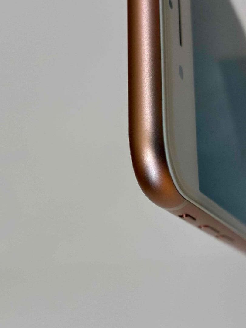 スマートフォン本体 iPhone8 Gold 64GB