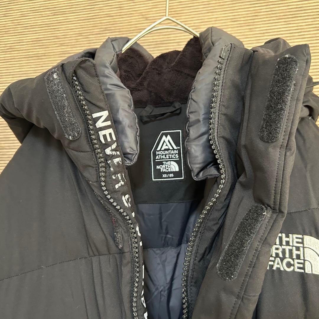 【ノースフェイス】ロングダウンコート　ベンチコート　XSブラック黒　刺繍　F5