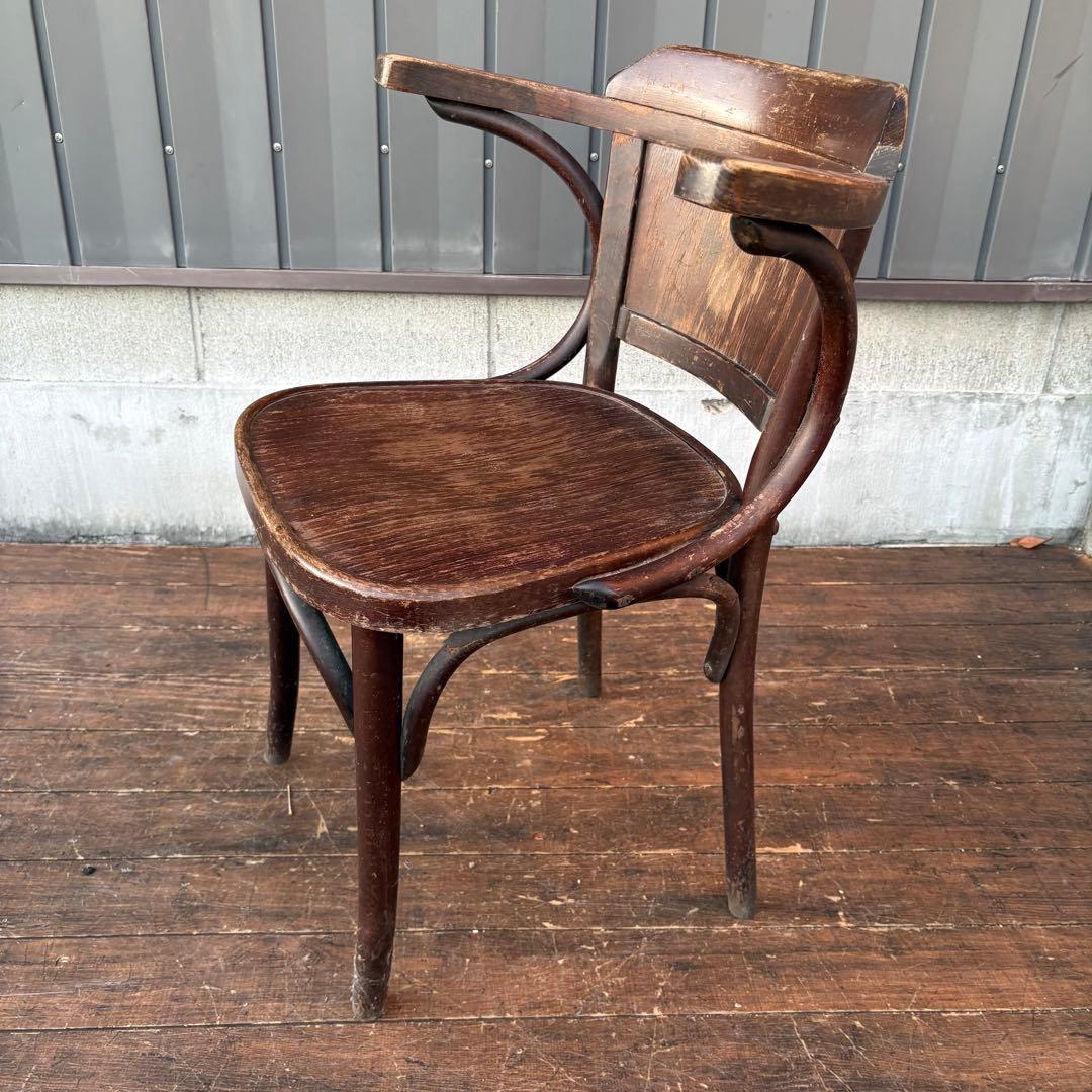 ④ルーマニア製 ヴィンテージ ベントウッドチェア アームチェア 曲木椅子 カフェ