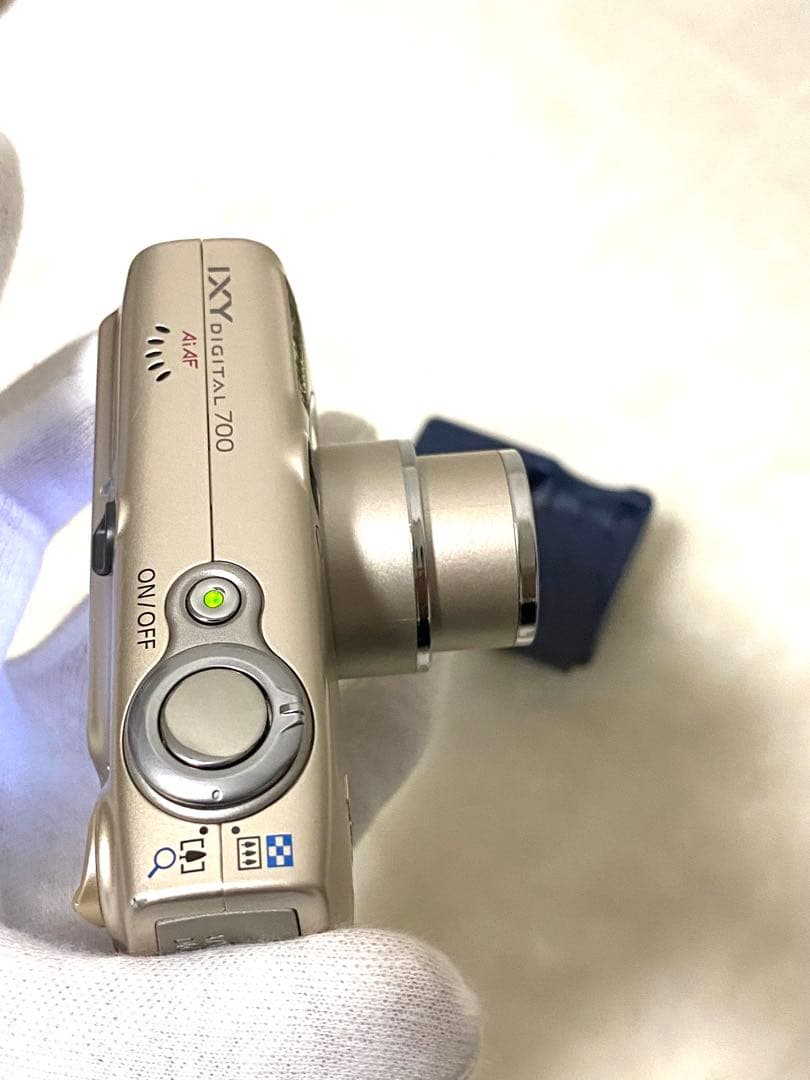 若い世代に再加熱のデジカメ美品早い者勝ち！人気のゴールドCANON IXY700