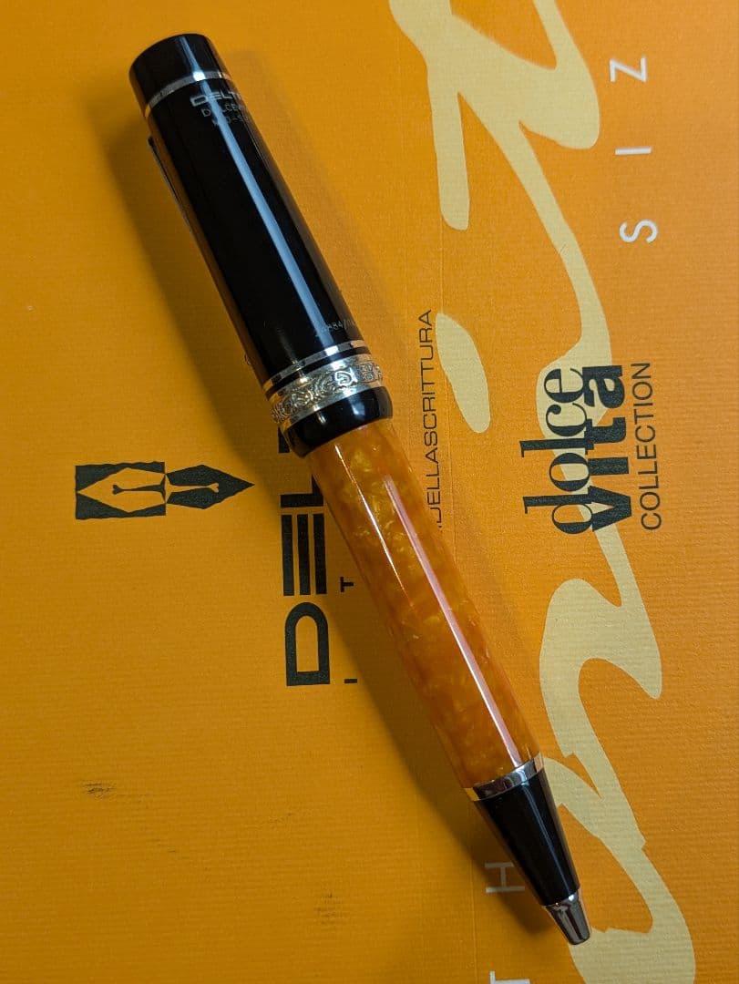 デルタ　ドルチェビータ　ミディアム　ボールペン