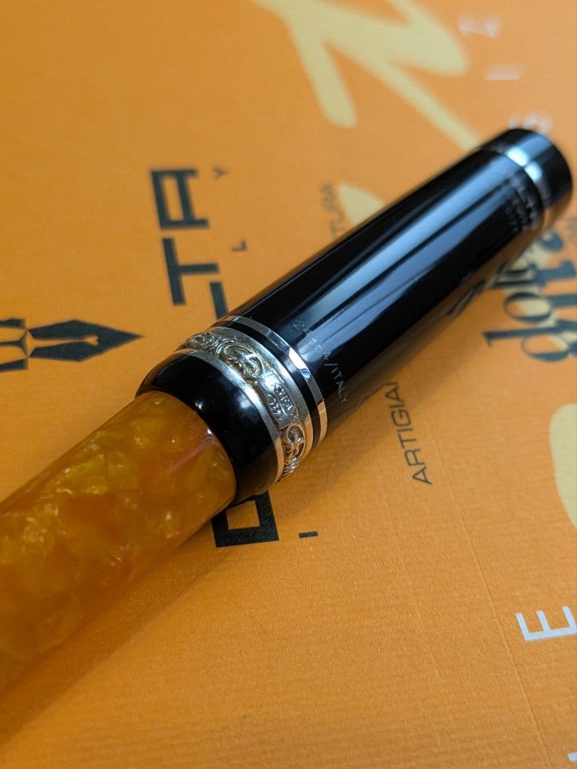 デルタ　ドルチェビータ　ミディアム　ボールペン